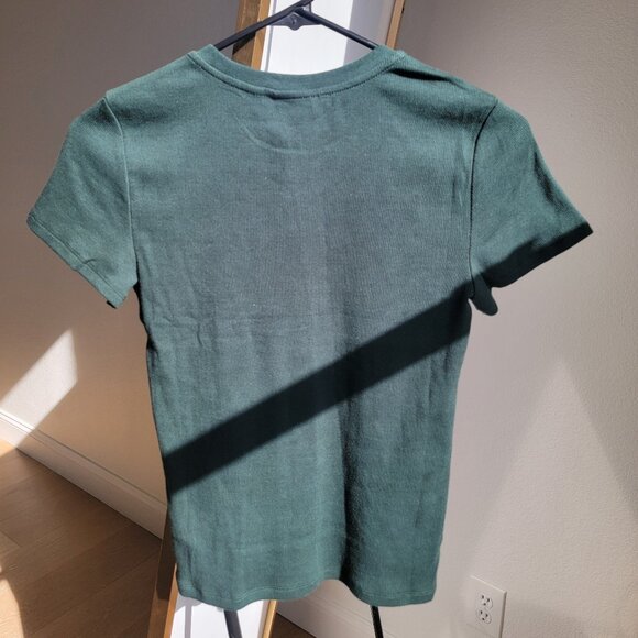 ARITZIA HomeStretch™ Rib Crew T-Shirt Campus Green Medium - Picture 7 of 8